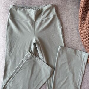 Athleta Girl High Rise ChitChat Flare Pants Sage Green Yoga Leggings Size M 8-10